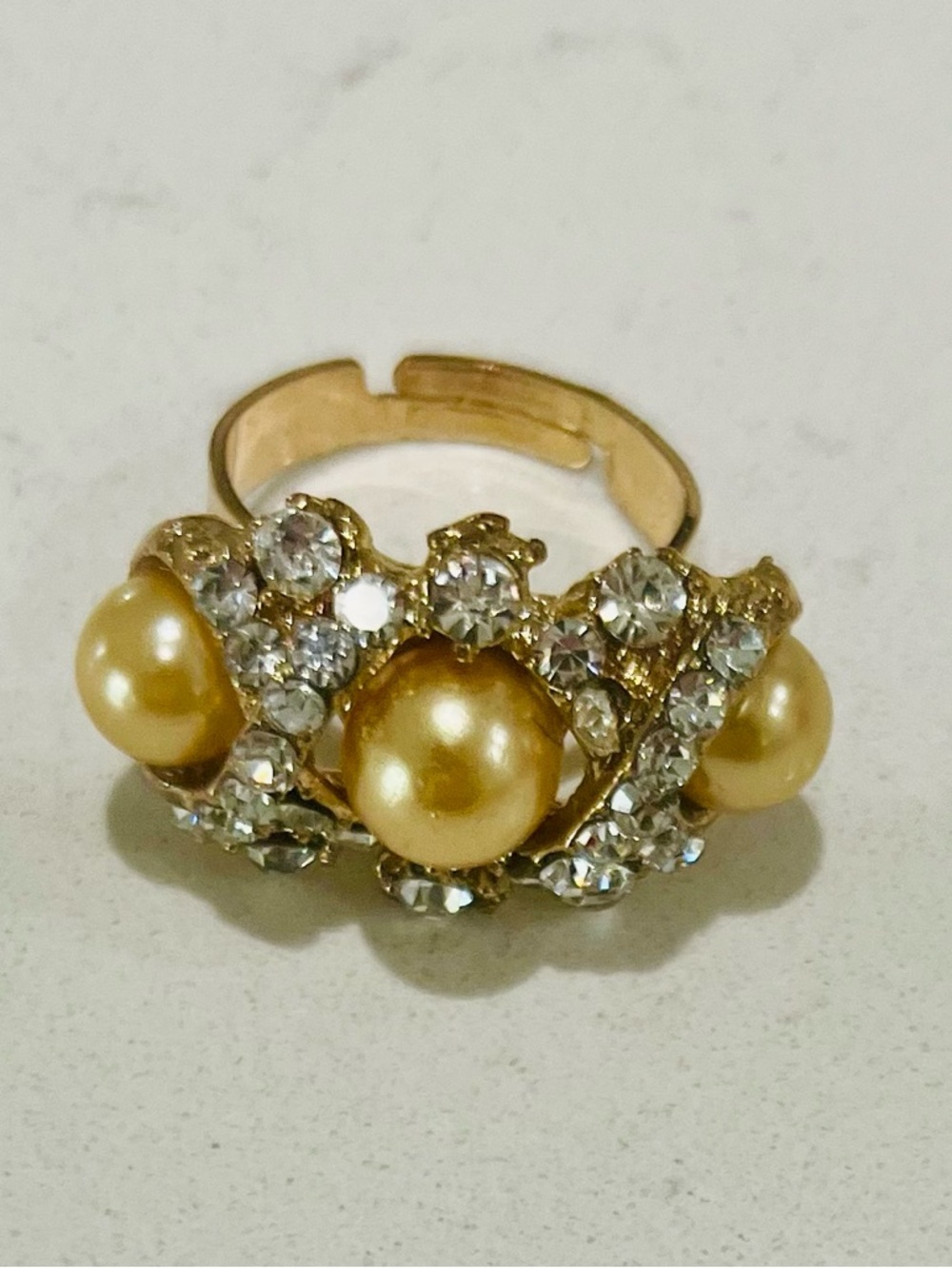Vintage Style Pearl Rhinestone Cocktail Ring Gold Tone Adjustable Size 7 - Picture 16 of 16
